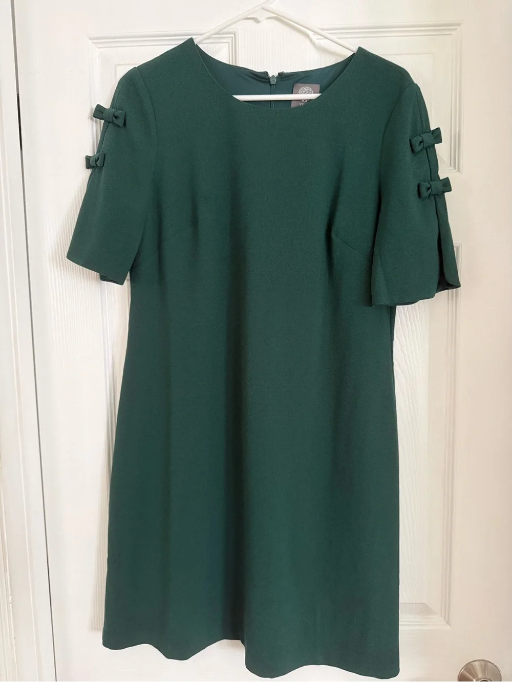 Elegant Forest Green Short Sleeve Dress with Bow Detail